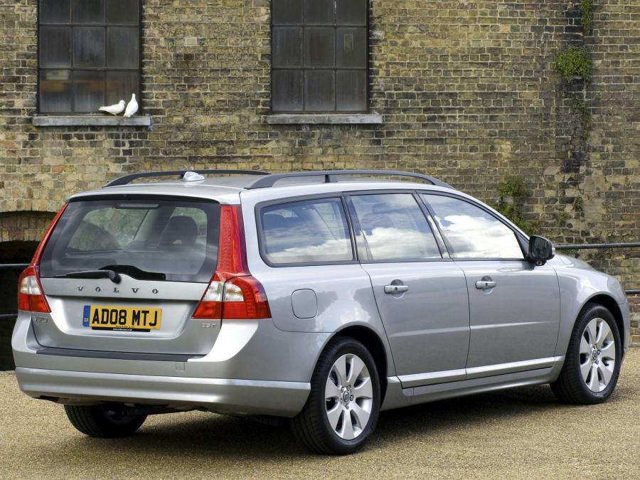  Volvo V70 2007 года  (UK) (фото 7 из 17)